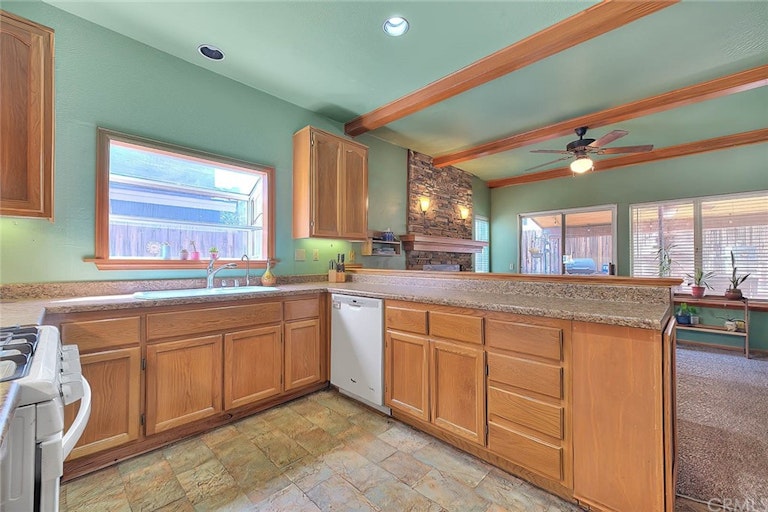 Photo 11 of 54 - 14238 Farralon Ct, Fontana, CA 92336