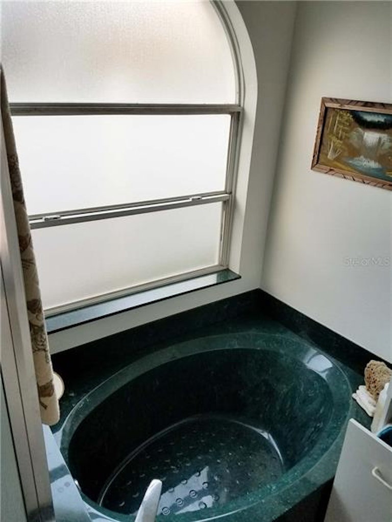 Photo 16 of 25 - 2705 Burwood Ave, Orlando, FL 32837