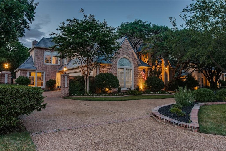 Photo 23 of 28 - 1204 Chatsworth Dr, Colleyville, TX 76034