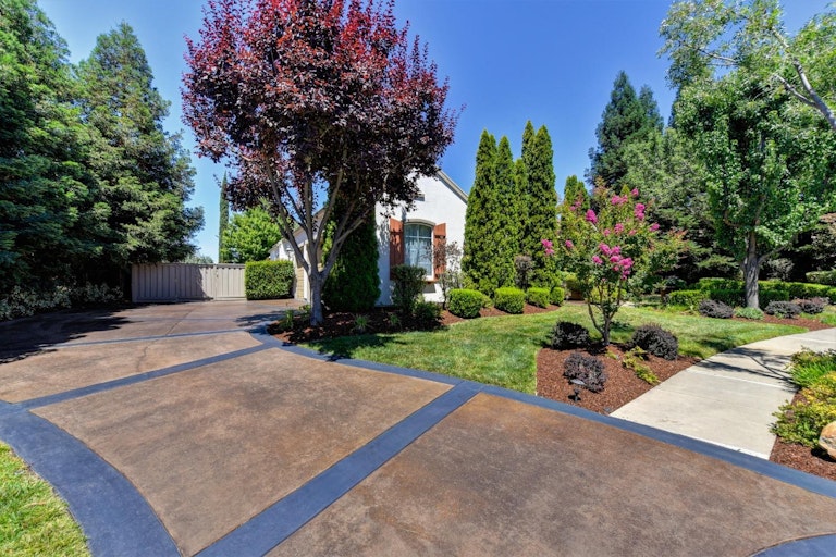 Photo 10 of 70 - 8910 Belford Ct, Roseville, CA 95747