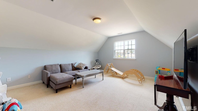 Photo 17 of 40 - 6209 Sparkling Brook Dr, Raleigh, NC 27616