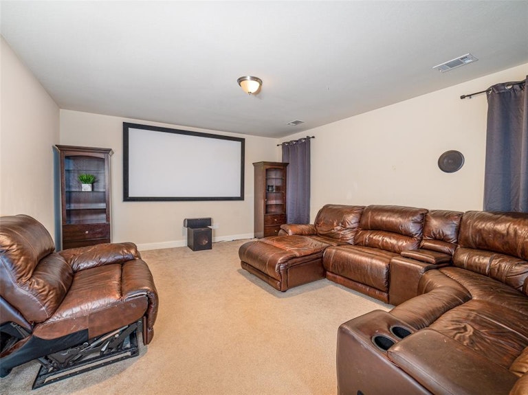 Photo 18 of 35 - 904 Auburn Ct, Savannah, TX 76227