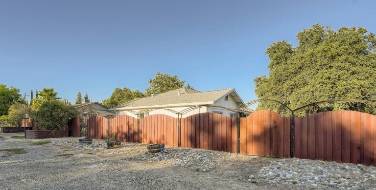 Photo 2 of 35 - 3538 Tarro Way, Carmichael, CA 95608