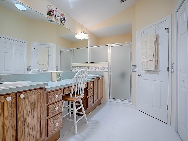 Photo 17 of 29 - 1838 Puerto Bello Dr, Lady Lake, FL 32159