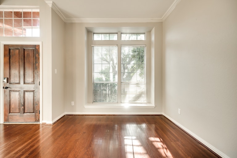 Photo 15 of 35 - 841 High Meadow Ct, Lewisville, TX 75077