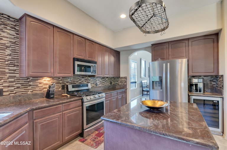 Photo 14 of 34 - 249 W Milbrae Springs Dr, Oro Valley, AZ 85755