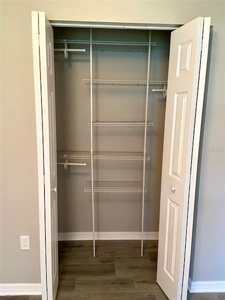 Photo 16 of 18 - 533 Fox Lake Dr, Lakeland, FL 33809