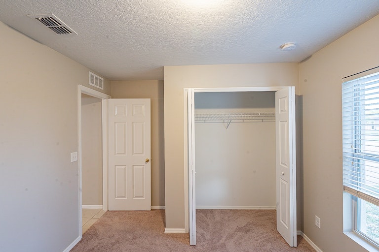 Photo 17 of 24 - 100 Mulberry Branch Ct, Daytona Beach, FL 32124