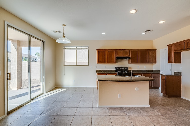 Photo 6 of 29 - 14115 W Bloomfield Rd, Surprise, AZ 85379