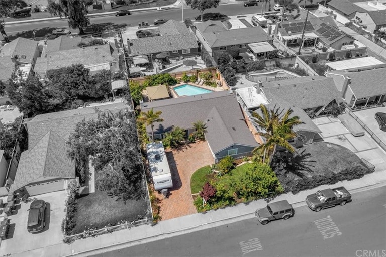 Photo 26 of 28 - 8301 Friesland Dr, Huntington Beach, CA 92647