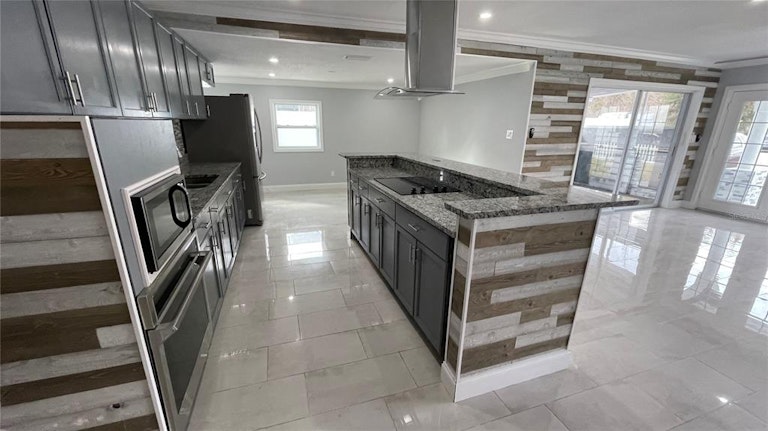 Photo 8 of 35 - 5103 N 30th St, Tampa, FL 33610
