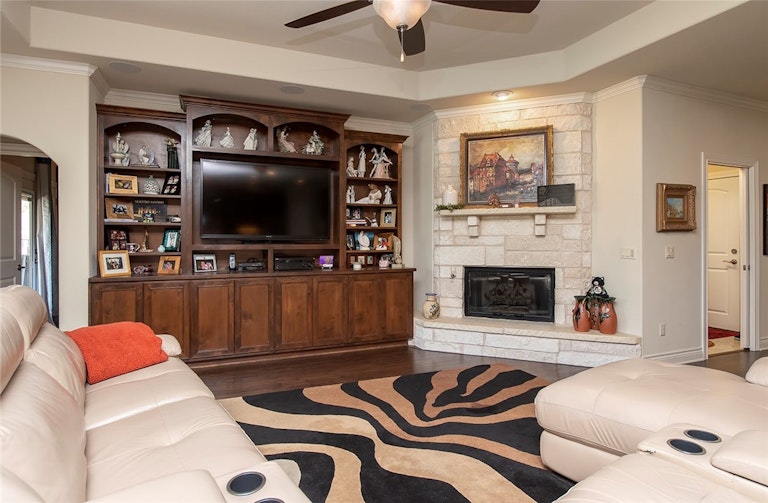 Photo 9 of 16 - 608 Caprock Canyon Trl, Georgetown, TX 78633