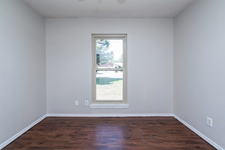 Photo 13 of 18 - 1708 Oak Tree Dr, Denton, TX 76209