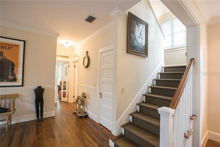 Photo 13 of 25 - 822 Michigan St, Mount Dora, FL 32757