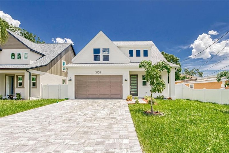 Photo 2 of 62 - 3108 W Cherokee Ave, Tampa, FL 33611