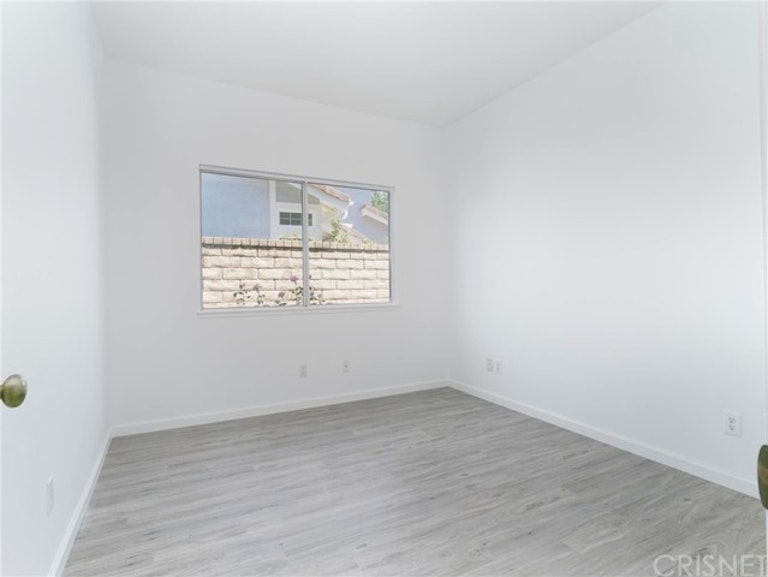 Photo 18 of 28 - 27237 Blakely Pl, Valencia, CA 91354