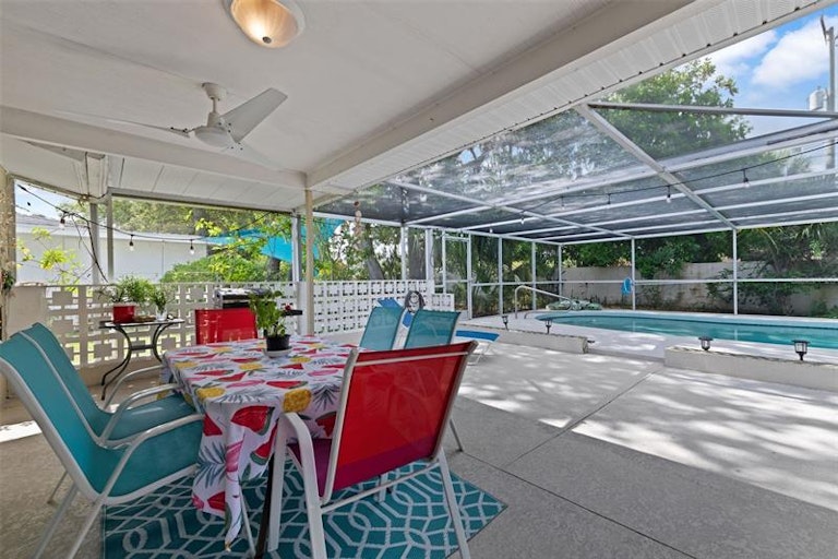Photo 26 of 41 - 2331 Terry Ln, Sarasota, FL 34231