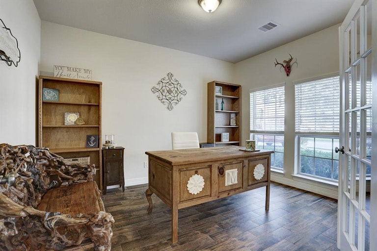 Photo 4 of 32 - 3910 Randle Ridge Ct, Fulshear, TX 77441