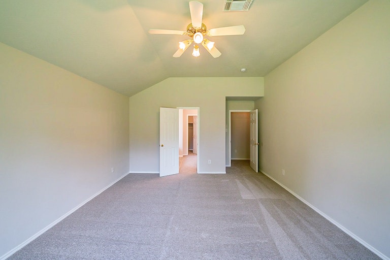 Photo 19 of 35 - 2731 Briarloch Ln, Houston, TX 77073