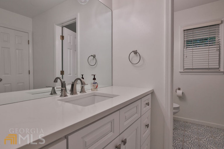 Photo 23 of 35 - 716 Braidwood Rdg NW, Acworth, GA 30101