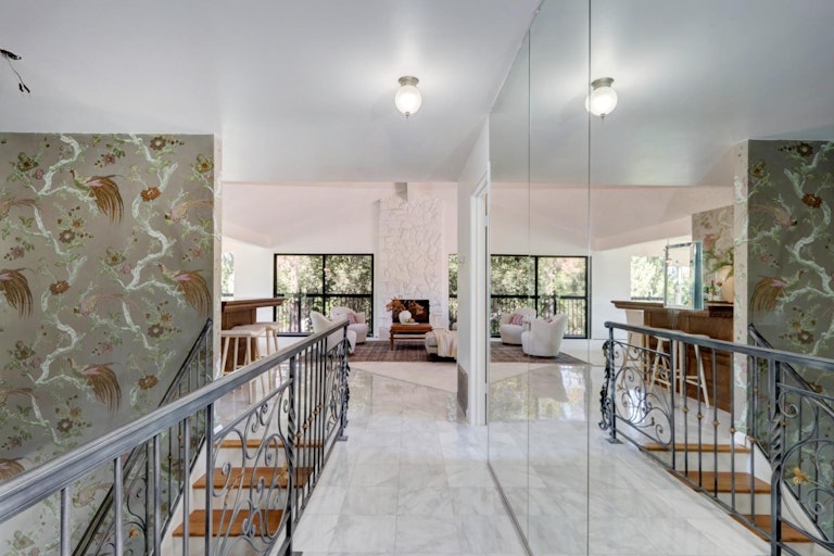 Photo 7 of 70 - 4040 Crondall Dr, Sacramento, CA 95864