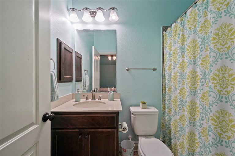 Photo 31 of 47 - 27390 Pendleton Trace Dr, Spring, TX 77386