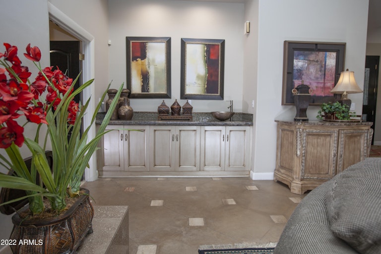 Photo 9 of 43 - 8190 E Kalil Dr, Scottsdale, AZ 85260