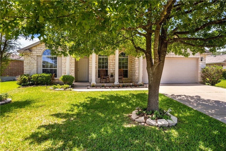 Photo 3 of 33 - 3216 Winding River Trl, Round Rock, TX 78681
