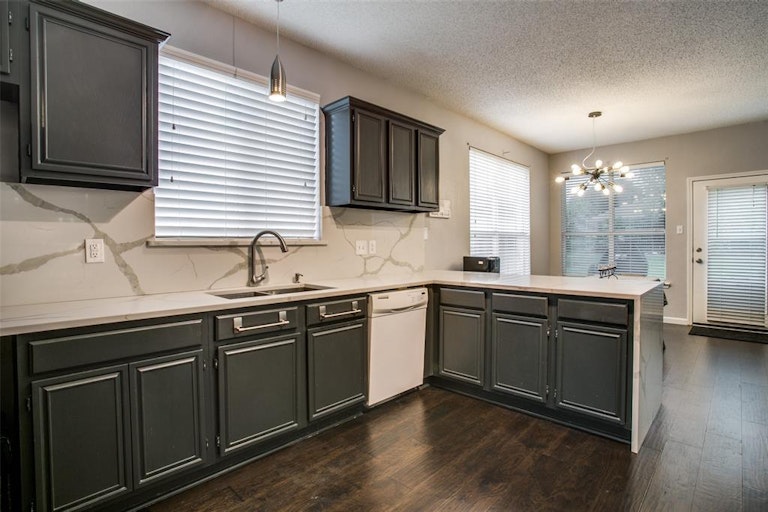 Photo 8 of 25 - 803 Livingston Dr, Allen, TX 75002
