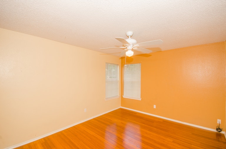 Photo 16 of 25 - 112 Marshall Dr, Cedar Hill, TX 75104