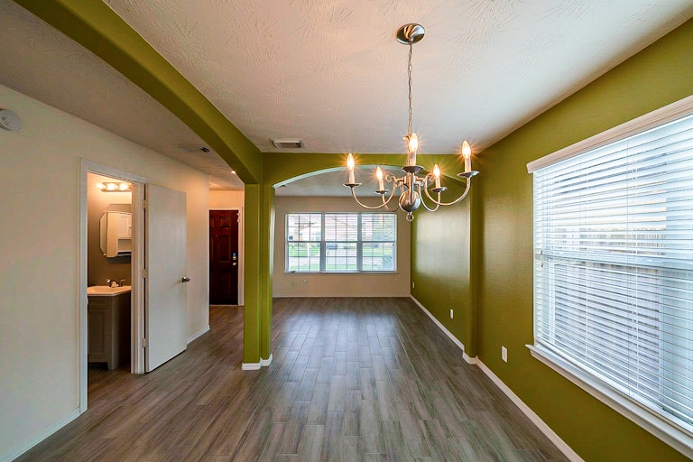Photo 16 of 36 - 2011 Dalton Trace Ct, Spring, TX 77373