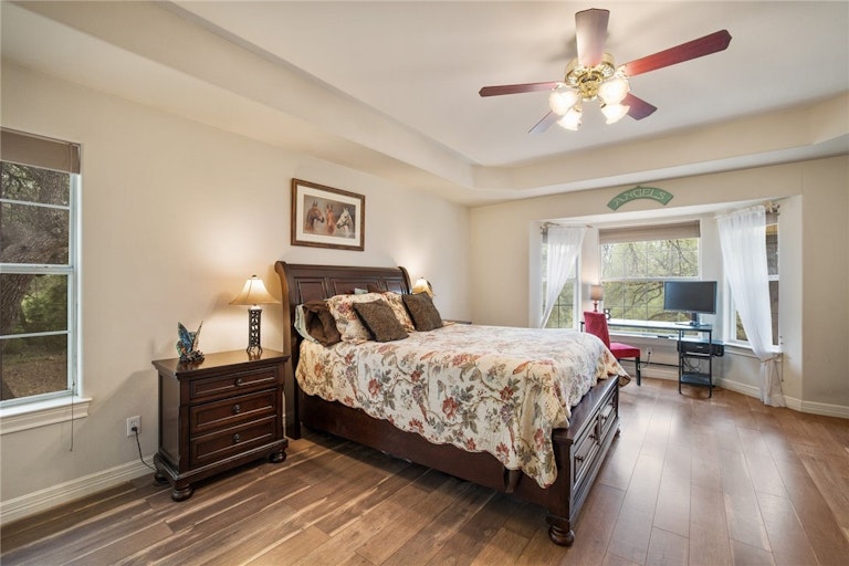 Photo 19 of 33 - 106 D B Wood Rd, Georgetown, TX 78628