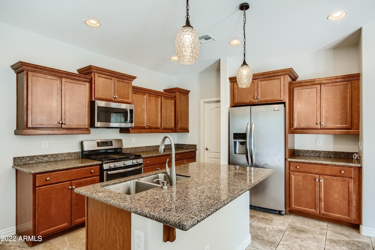 Photo 10 of 28 - 2773 E Runaway Bay Pl, Gilbert, AZ 85298