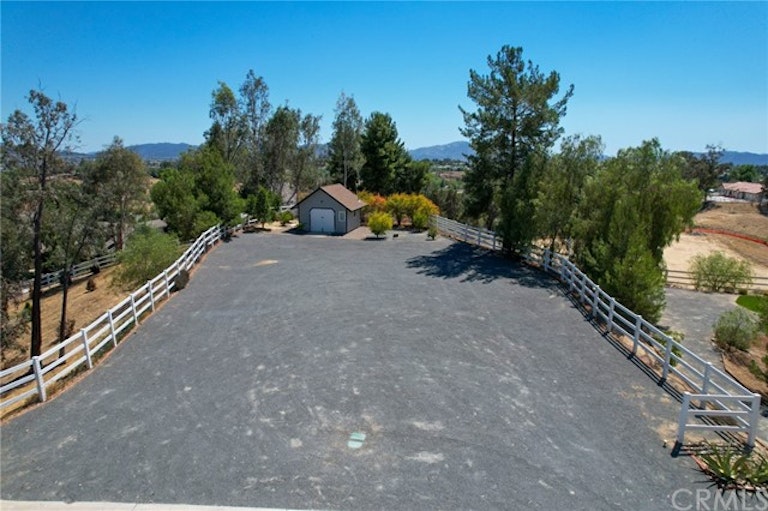 Photo 55 of 66 - 33755 Pauba Rd, Temecula, CA 92592