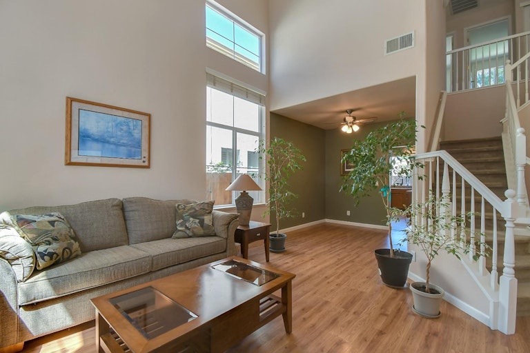 Photo 9 of 40 - 207 Nebraska Dr, Yuba City, CA 95991