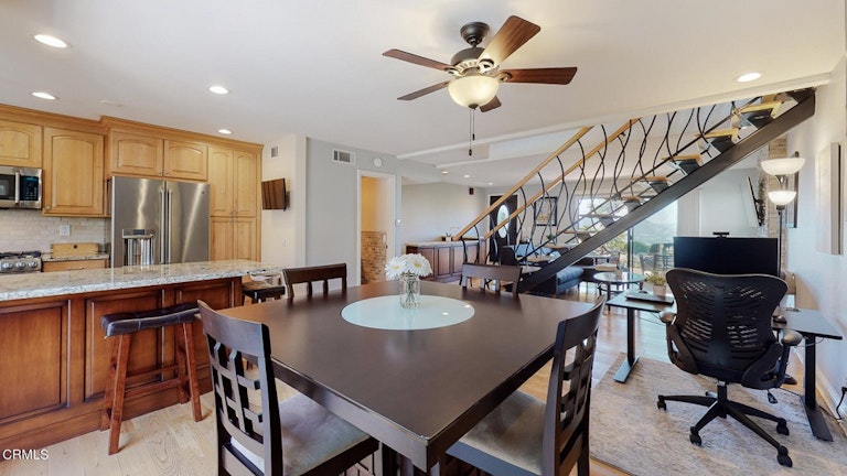 Photo 14 of 53 - 1743 Camino De Villas, Burbank, CA 91501