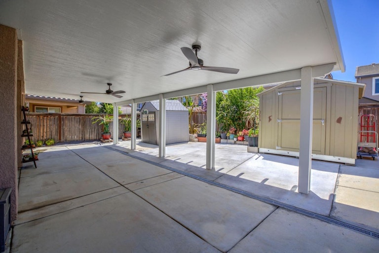 Photo 26 of 35 - 4848 Ammolite Way, Elk Grove, CA 95757