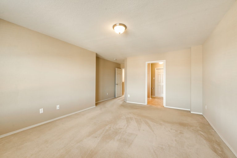 Photo 3 of 25 - 3613 Hudgins Ranch Rd, Roanoke, TX 76262