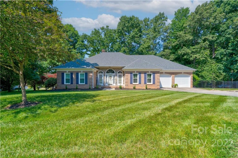 Photo 20 of 32 - 103 Medallion Ct, Gastonia, NC 28056