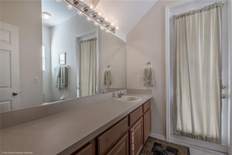 Photo 17 of 23 - 8416 Lake Waverly Ln, Orlando, FL 32829