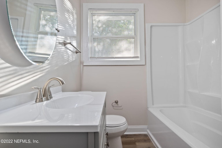 Photo 15 of 21 - 8024 Oakwood St, Jacksonville, FL 32208