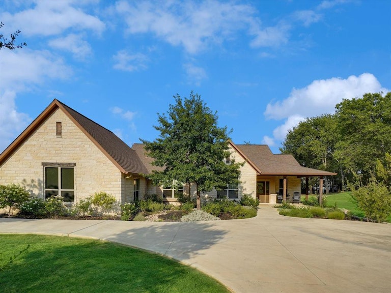 Photo 37 of 40 - 6409 Shoreline Dr, Little Elm, TX 75068