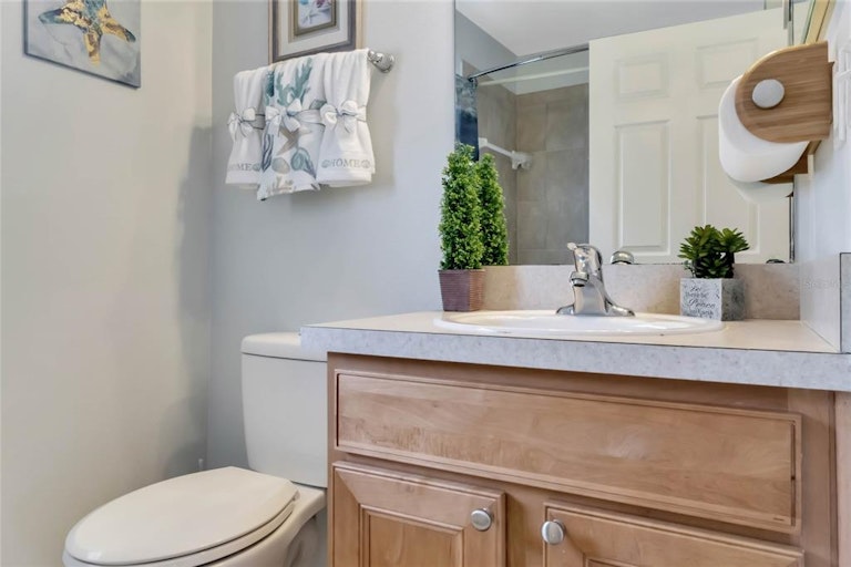 Photo 25 of 42 - 3420 Grenville Dr, Winter Haven, FL 33884