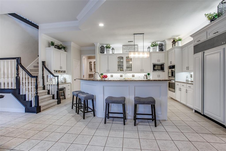 Photo 8 of 28 - 1204 Chatsworth Dr, Colleyville, TX 76034