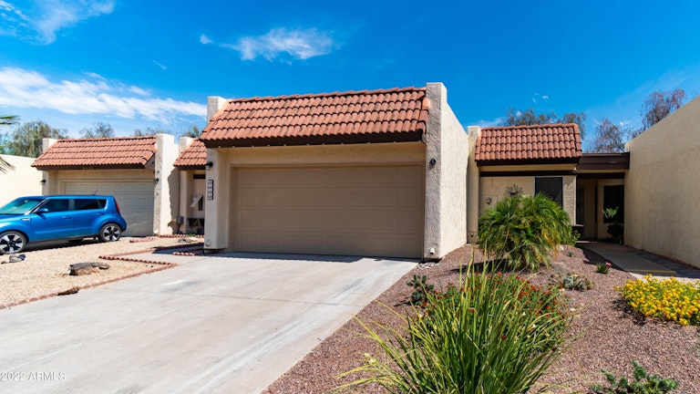 Photo 2 of 26 - 2422 E Villa Maria Dr, Phoenix, AZ 85032