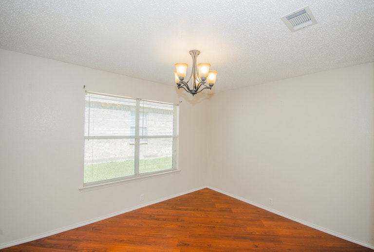 Photo 10 of 24 - 222 Pinecrest, Seagoville, TX 75159