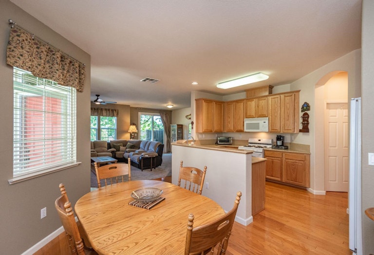 Photo 12 of 42 - 955 Marvin Gardens Way #28, Rocklin, CA 95765