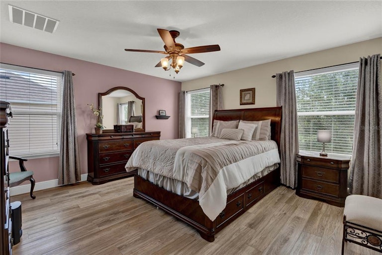 Photo 10 of 36 - 1033 Wood Cv, Kissimmee, FL 34743