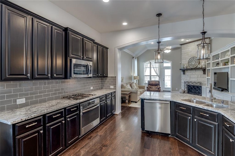 Photo 4 of 16 - 2818 McDonough Way, Katy, TX 77494