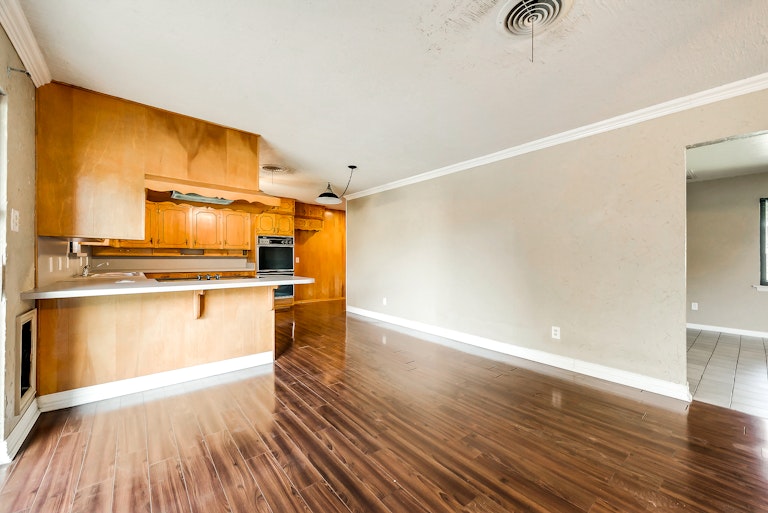 Photo 13 of 24 - 6640 Briley Dr, North Richland Hills, TX 76180